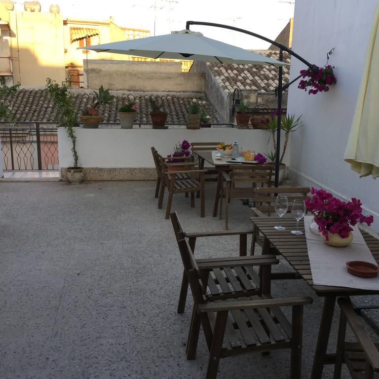 Villa Case Vacanze Le Rose à Noto Extérieur photo